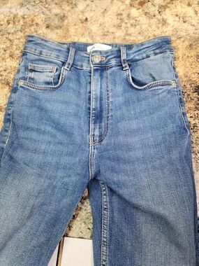 Zara Light Blue Denim Jeans with Contrast Gold Stitching